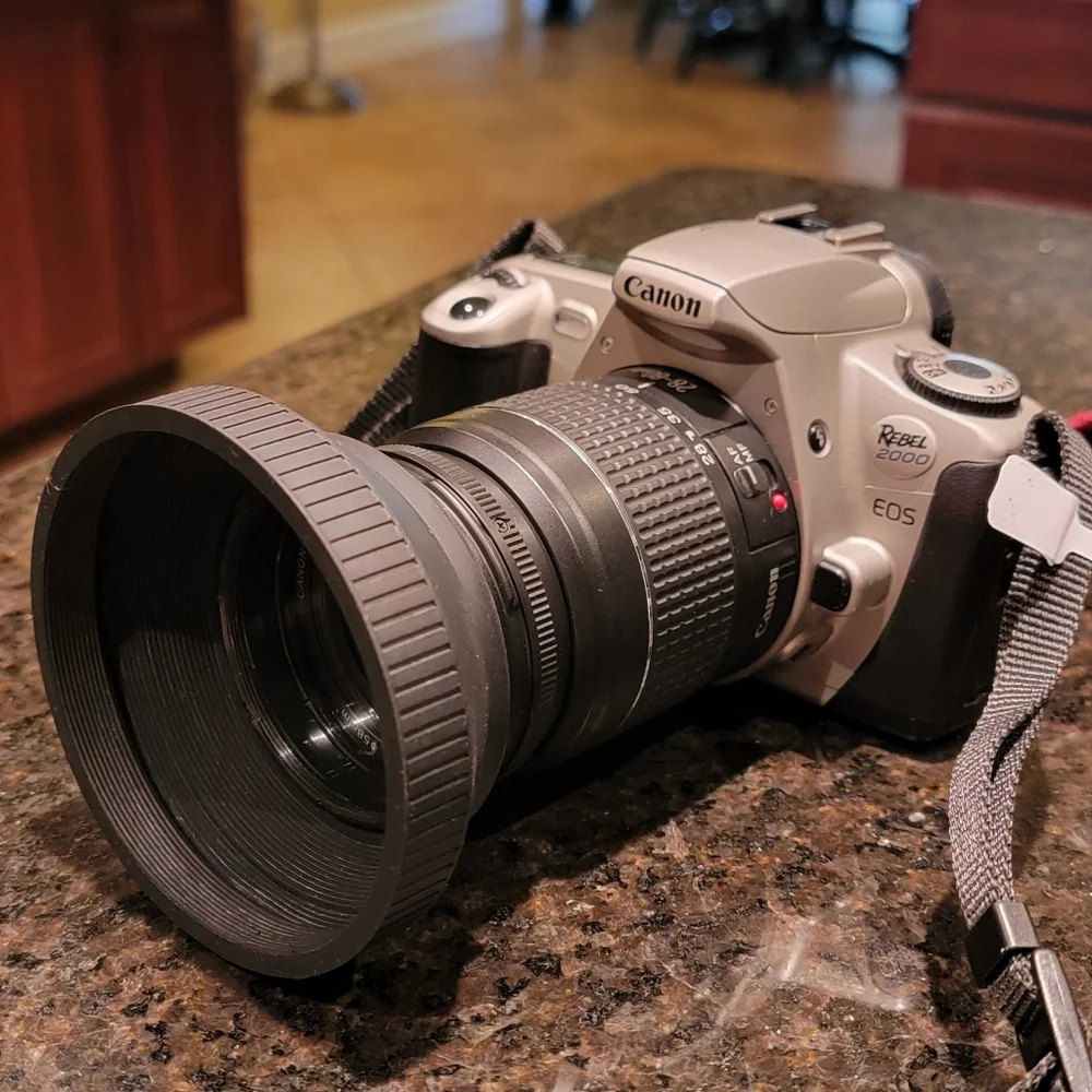 CANON REB EOS 2000 Canon 28-80mm A/M Lens Silver